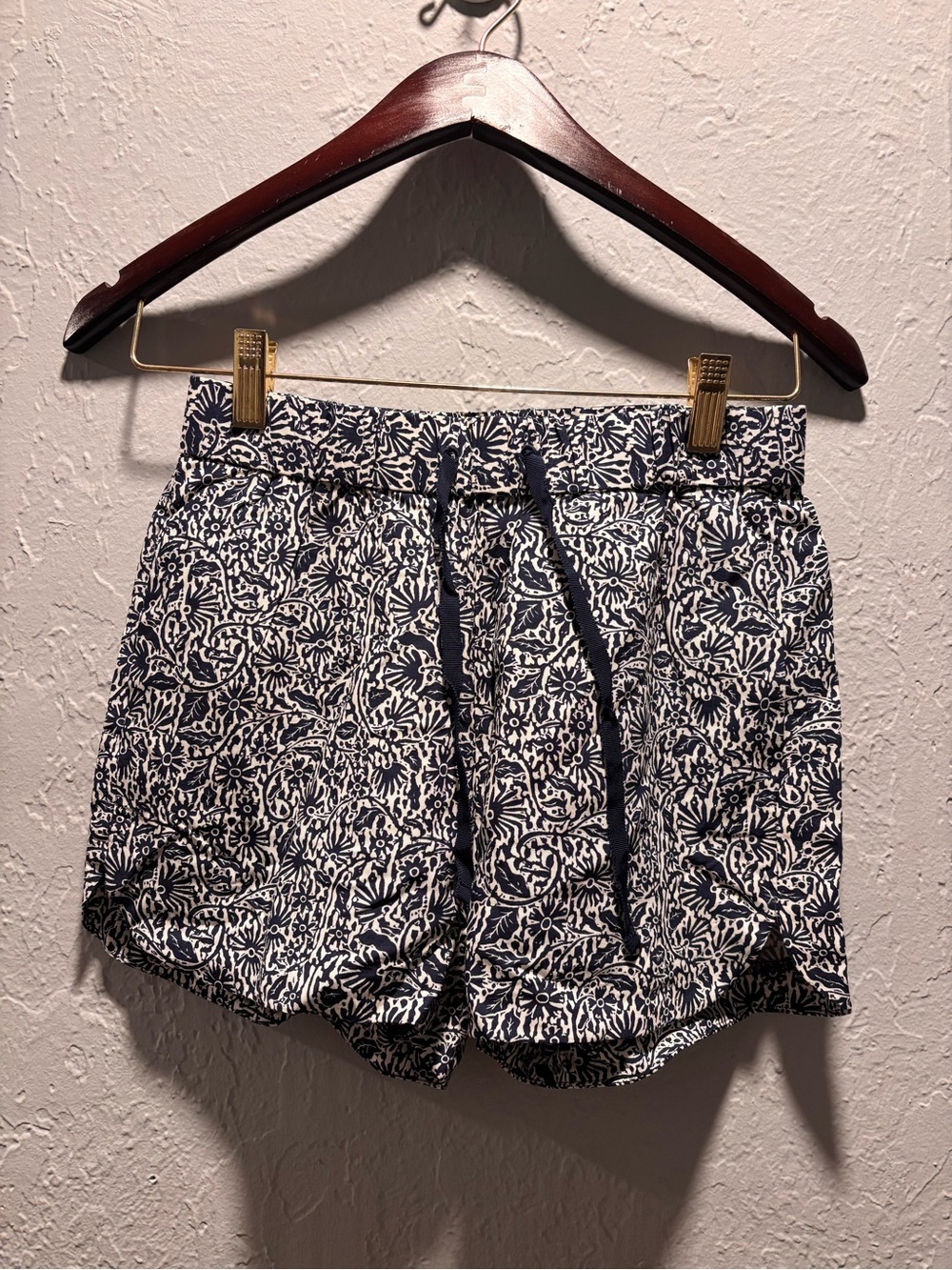 Madewell Navy and White Floral Drawstring Athletic Shorts